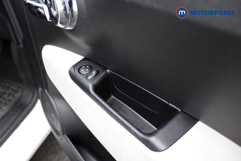 Fiat 500 Dolcevita Manual Petrol-Electric Hybrid Hatchback - Stock Number (1543114) - 19th supplementary image