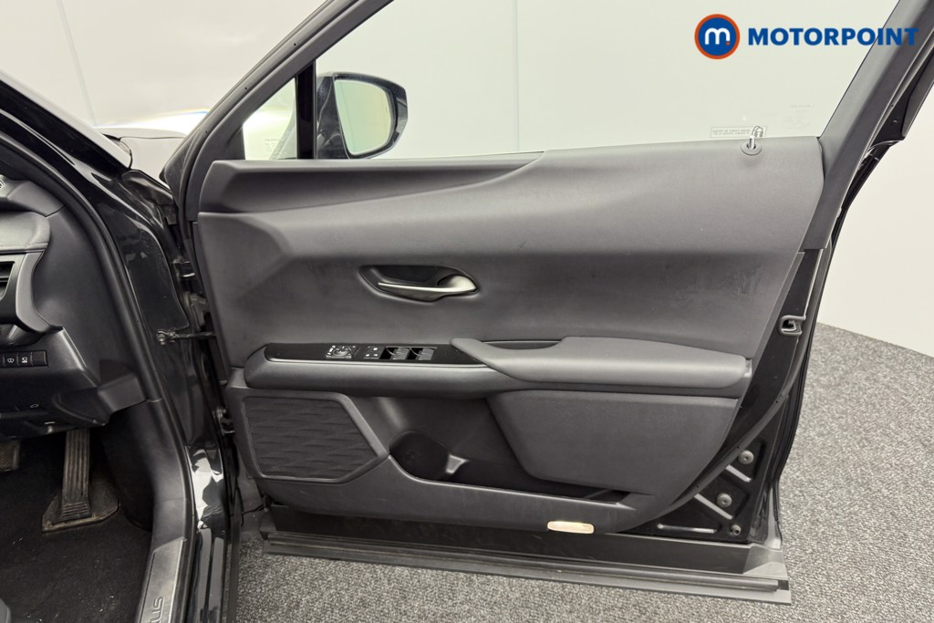 Lexus UX 300E 150Kw 54.3 Kwh 5Dr E-Cvt Takumi Pack Automatic Electric SUV - Stock Number (1543838) - 17th supplementary image