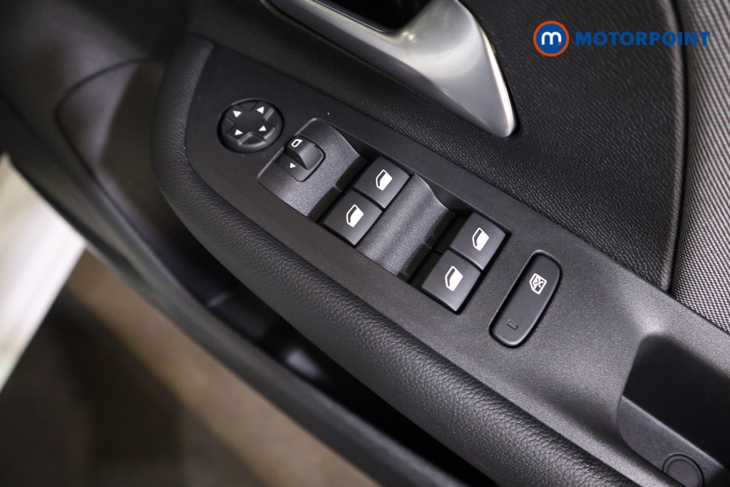 Vauxhall Mokka Griffin Manual Petrol SUV - Stock Number (1544903) - 9th supplementary image