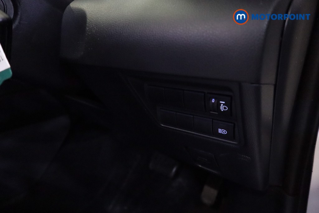 Toyota Yaris Design Automatic Petrol-Electric Hybrid Hatchback - Stock Number (1545307) - 5th supplementary image