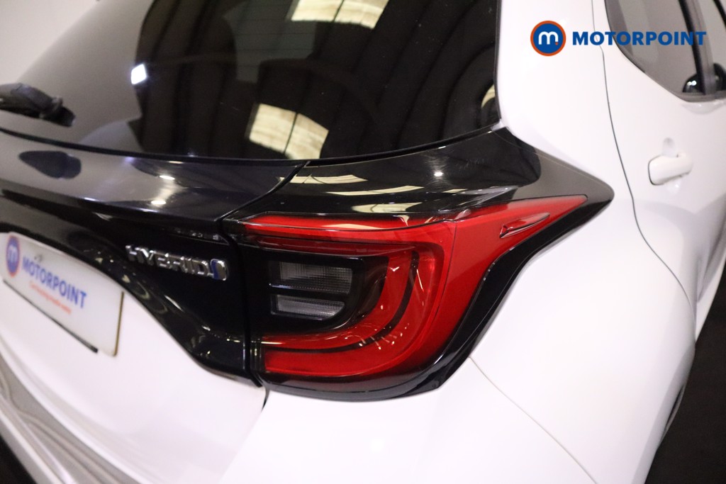 Toyota Yaris Design Automatic Petrol-Electric Hybrid Hatchback - Stock Number (1545307) - 30th supplementary image