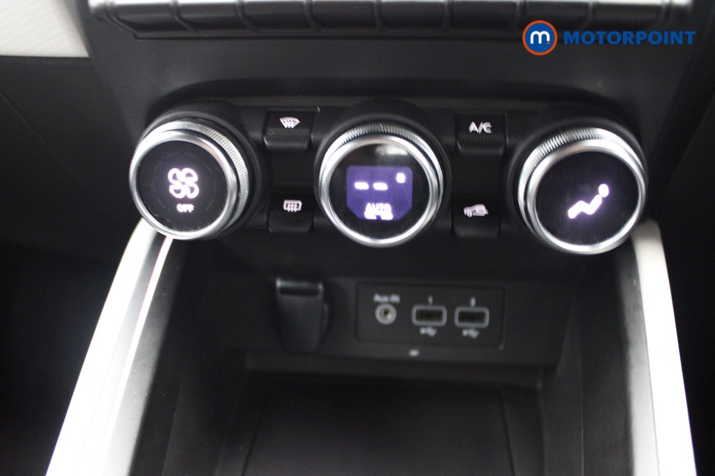 Renault Clio Techno Manual Petrol Hatchback - Stock Number (1545712) - 9th supplementary image