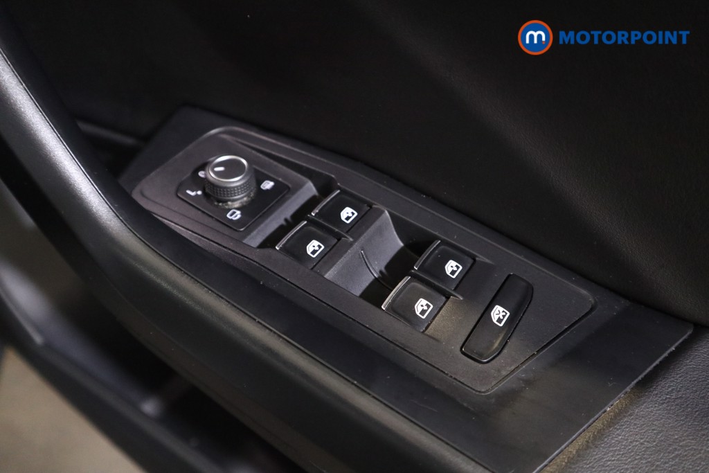 Volkswagen T-Roc R-Line Automatic Petrol SUV - Stock Number (1546419) - 12th supplementary image