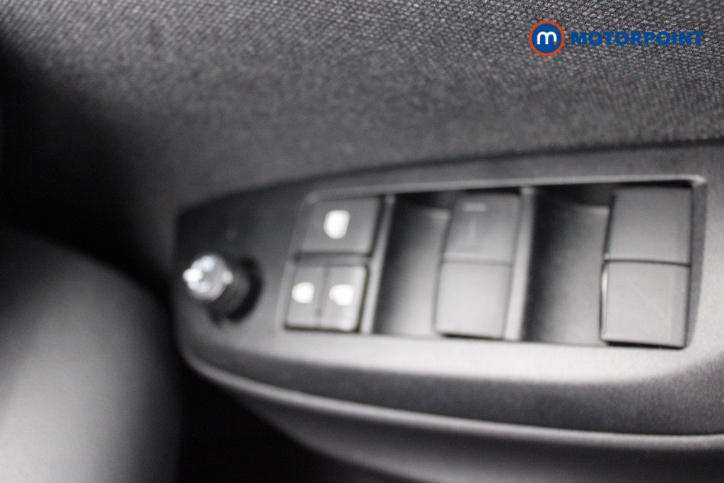 Toyota Yaris Cross Design Automatic Petrol-Electric Hybrid Estate - Stock Number (1546926) - 12th supplementary image