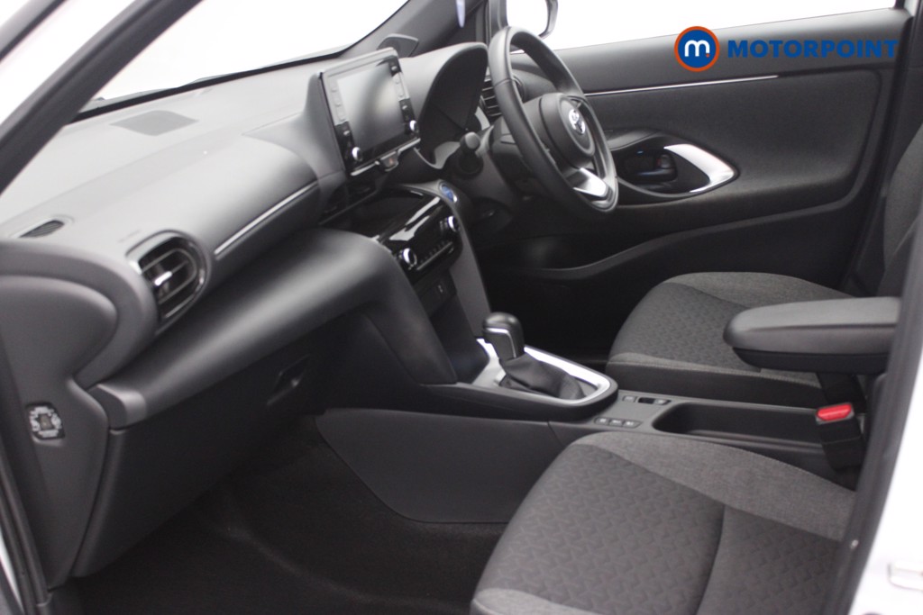 Toyota Yaris Cross Design Automatic Petrol-Electric Hybrid Estate - Stock Number (1546926) - 1st supplementary image