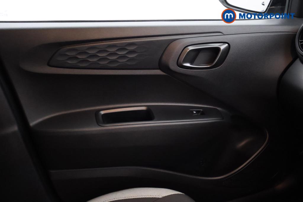 Hyundai I10 Advance Automatic Petrol Hatchback - Stock Number (1547271) - 8th supplementary image