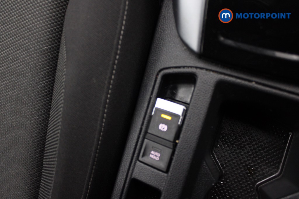 Volkswagen T-Roc Life Manual Petrol SUV - Stock Number (1548198) - 11th supplementary image