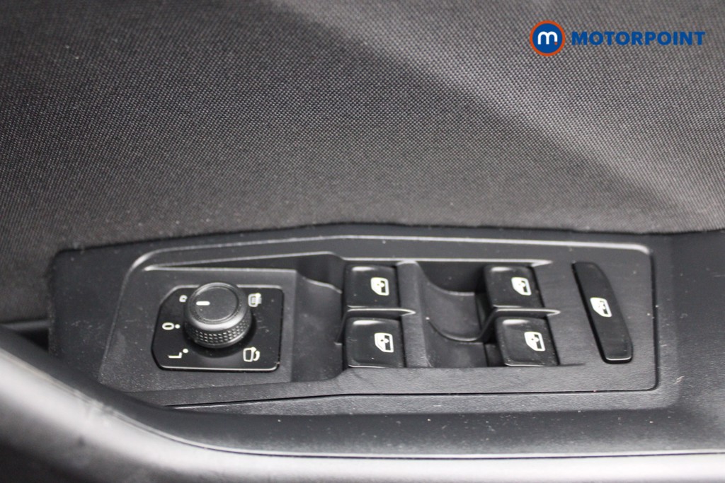 Volkswagen T-Roc Life Manual Petrol SUV - Stock Number (1548198) - 16th supplementary image