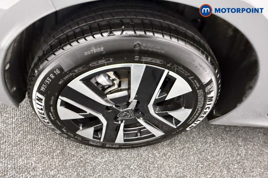 Peugeot 208 Allure Automatic Petrol-Electric Hybrid Hatchback - Stock Number (1548428) - 30th supplementary image