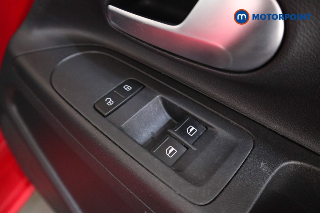 Volkswagen UP Move Up Manual Petrol Hatchback - Stock Number (1548757) - 7th supplementary image