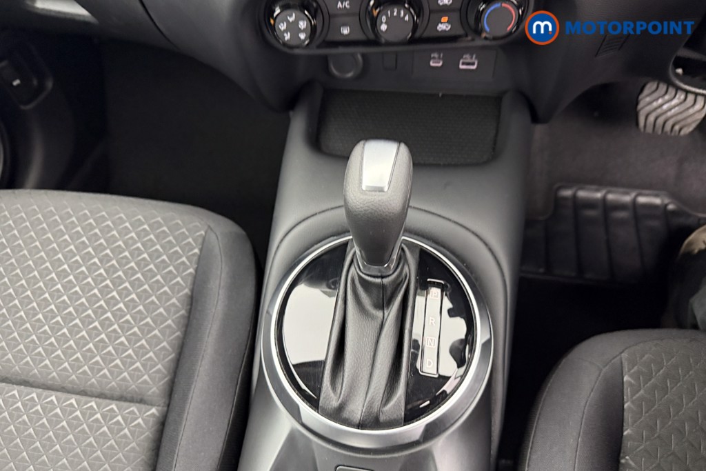 Nissan Juke Acenta Premium Automatic Petrol SUV - Stock Number (1548805) - 9th supplementary image