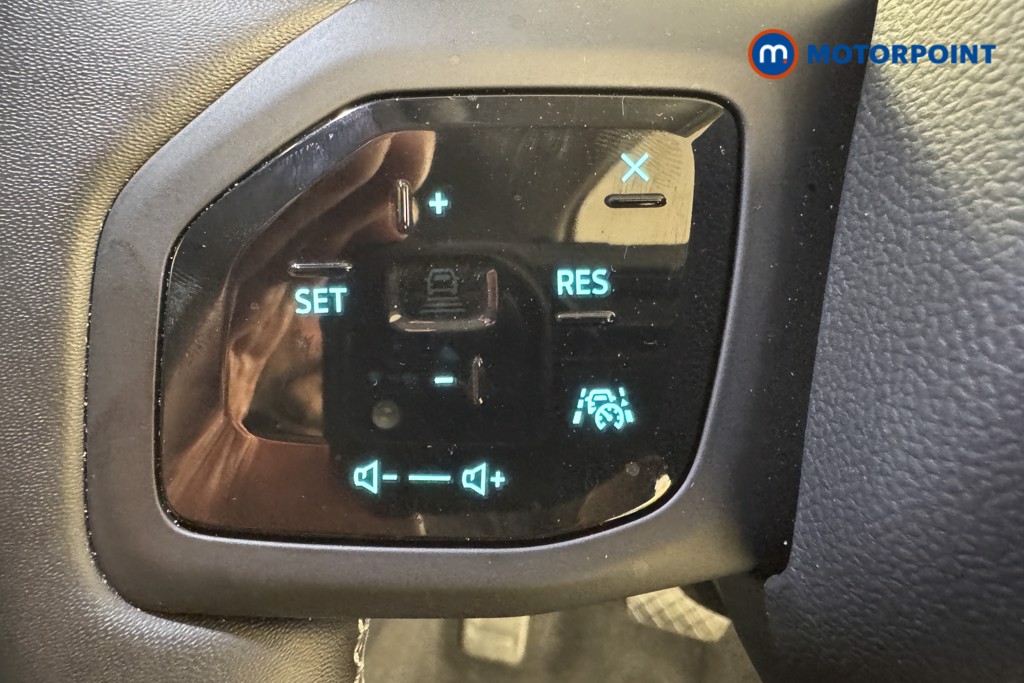 Ford Explorer Select Automatic Electric SUV - Stock Number (1549590) - 12th supplementary image