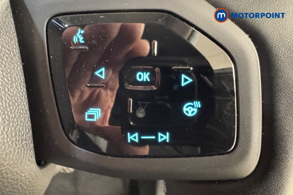 Ford Explorer Select Automatic Electric SUV - Stock Number (1549590) - 13th supplementary image