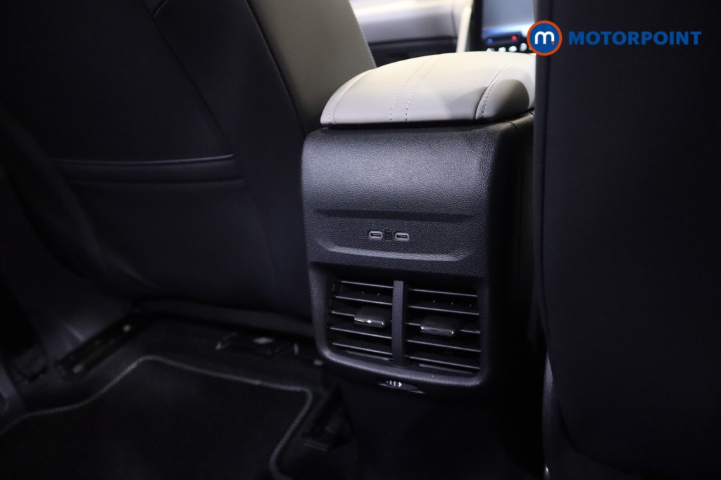 Ford Explorer Select Automatic Electric SUV - Stock Number (1549595) - 24th supplementary image