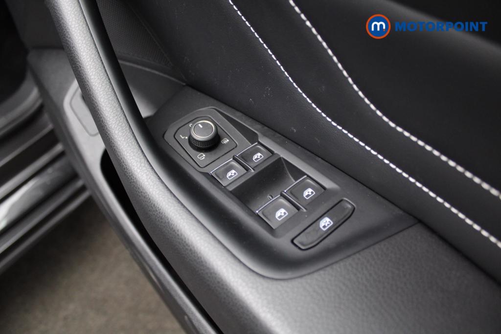Volkswagen Passat R-Line Automatic Diesel Estate - Stock Number (1550309) - 20th supplementary image