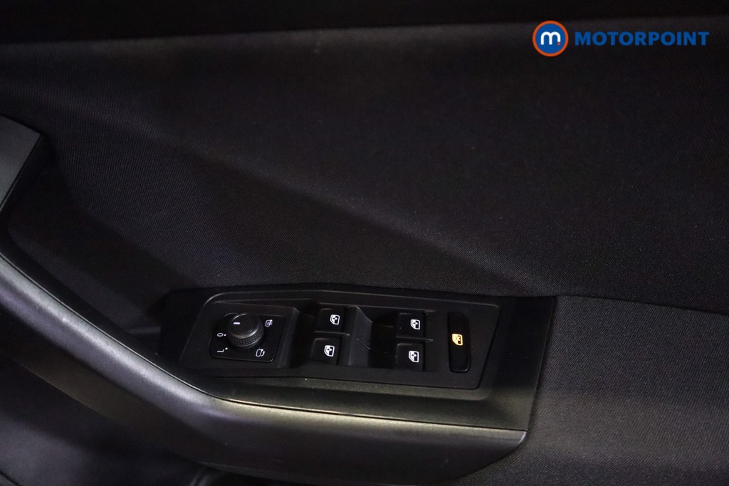 Volkswagen T-Roc Life Manual Petrol SUV - Stock Number (1550933) - 3rd supplementary image