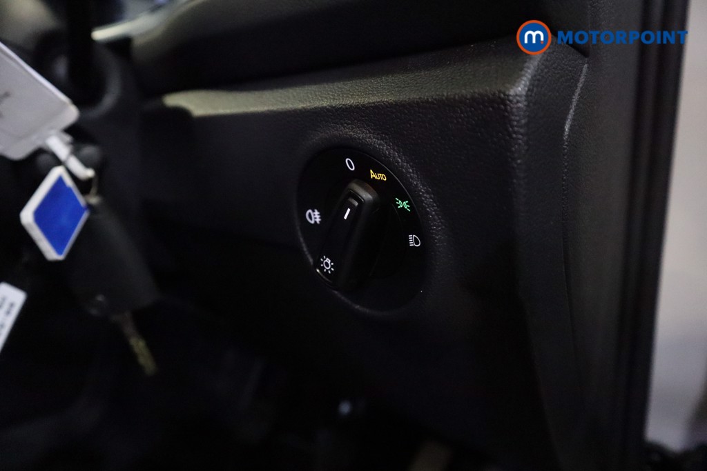 Volkswagen T-Roc Life Manual Petrol SUV - Stock Number (1550933) - 4th supplementary image