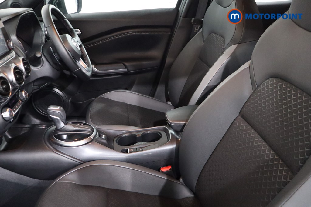 Nissan Juke N-Connecta Automatic Petrol SUV - Stock Number (1545552) - 4th supplementary image