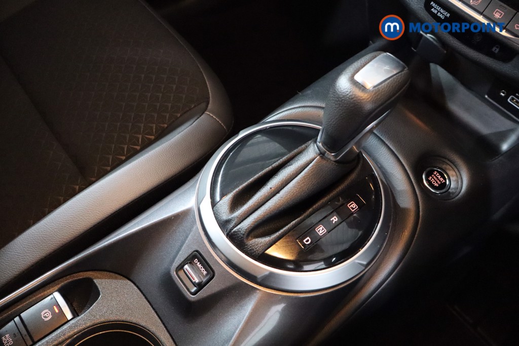 Nissan Juke N-Connecta Automatic Petrol SUV - Stock Number (1545552) - 16th supplementary image