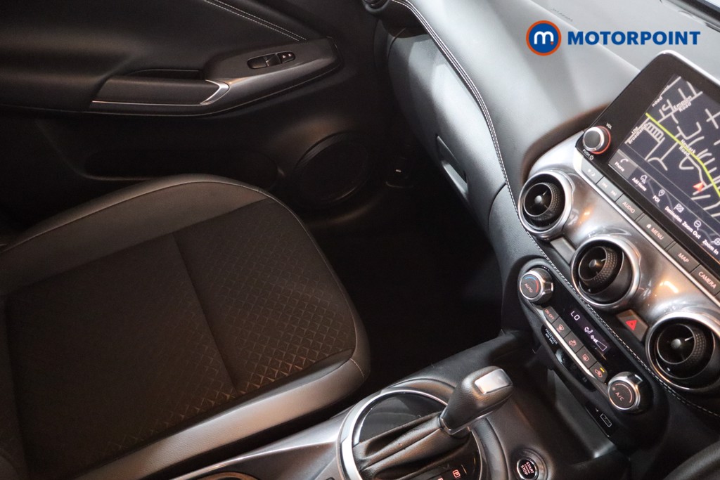 Nissan Juke N-Connecta Automatic Petrol SUV - Stock Number (1545552) - 18th supplementary image