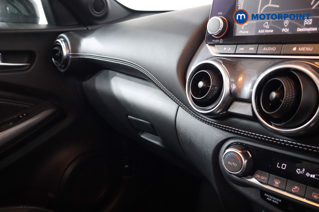 Nissan Juke N-Connecta Automatic Petrol SUV - Stock Number (1545552) - 19th supplementary image