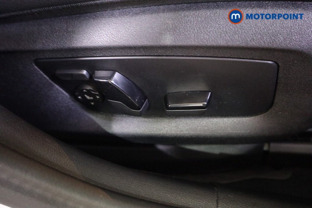 BMW 5 Series M Sport Automatic Petrol Plug-In Hybrid Estate - Stock Number (1546937) - 12th supplementary image