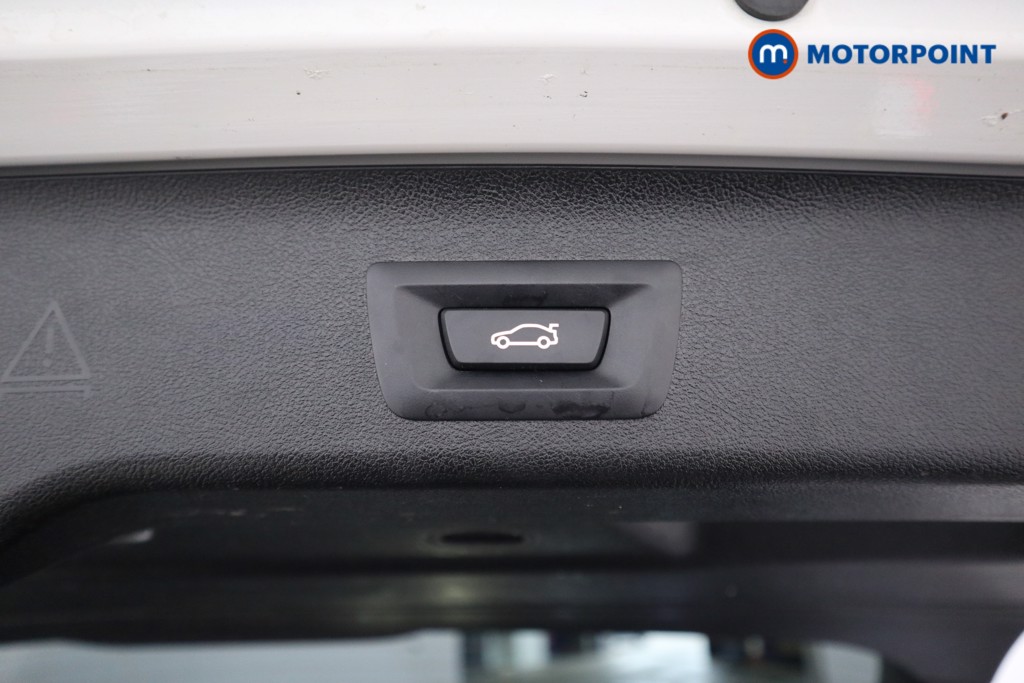 BMW 5 Series M Sport Automatic Petrol Plug-In Hybrid Estate - Stock Number (1546937) - 16th supplementary image