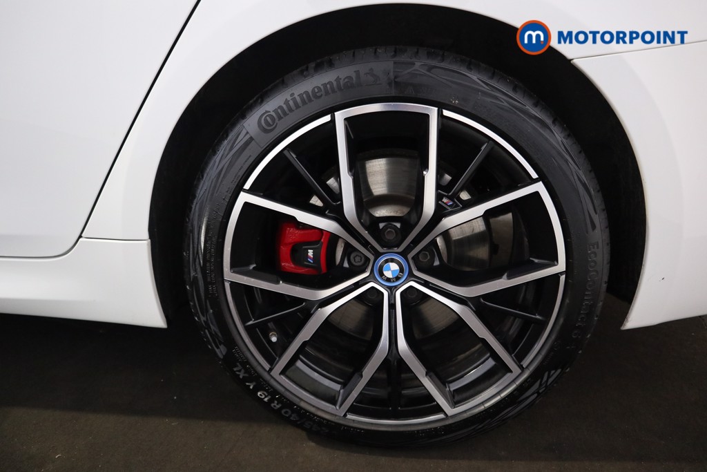 BMW 5 Series M Sport Automatic Petrol Plug-In Hybrid Estate - Stock Number (1546937) - 20th supplementary image