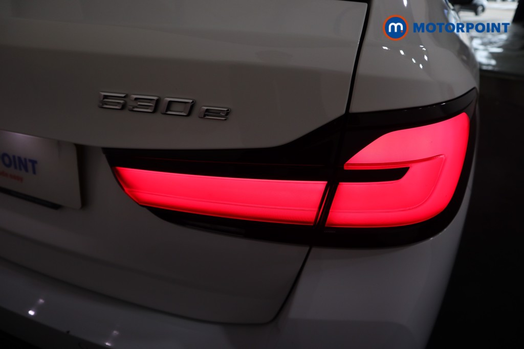 BMW 5 Series M Sport Automatic Petrol Plug-In Hybrid Estate - Stock Number (1546937) - 23rd supplementary image