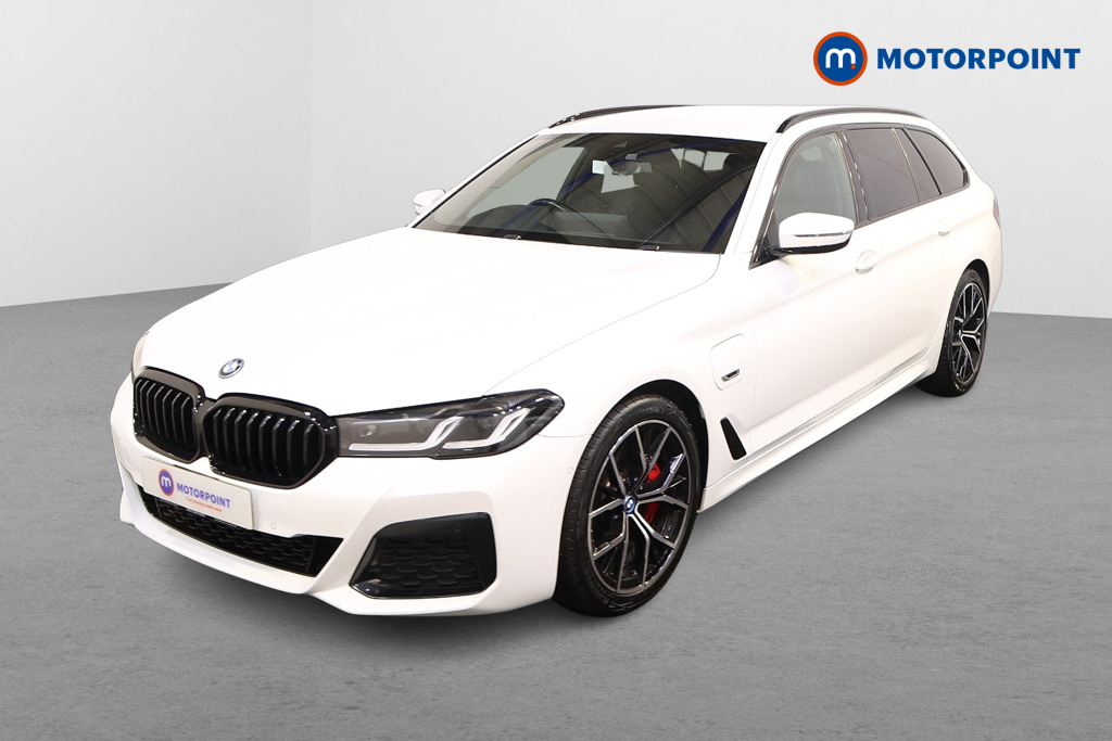 BMW 5 Series M Sport Automatic Petrol Plug-In Hybrid Estate - Stock Number (1546937) - Passenger side front corner