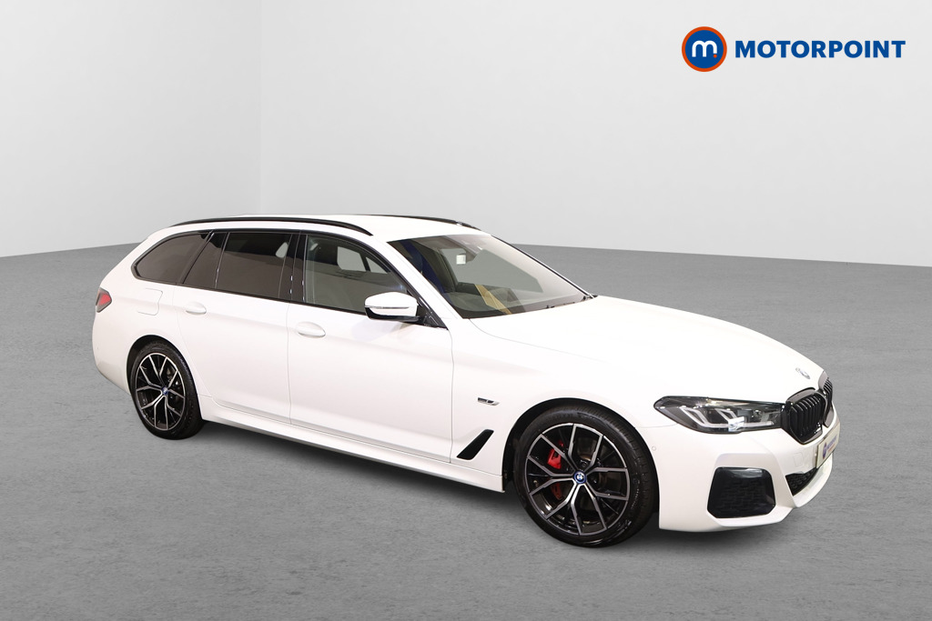 BMW 5 Series M Sport Automatic Petrol Plug-In Hybrid Estate - Stock Number (1546937) - Drivers side front corner