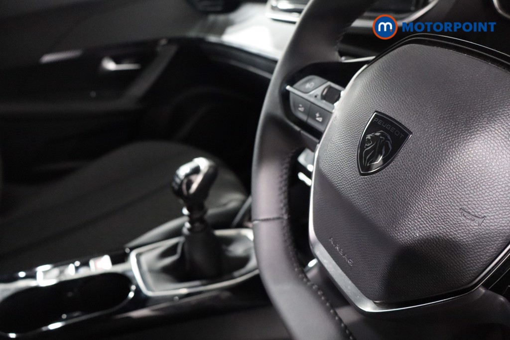 Peugeot 2008 Allure Manual Petrol SUV - Stock Number (1547908) - 23rd supplementary image