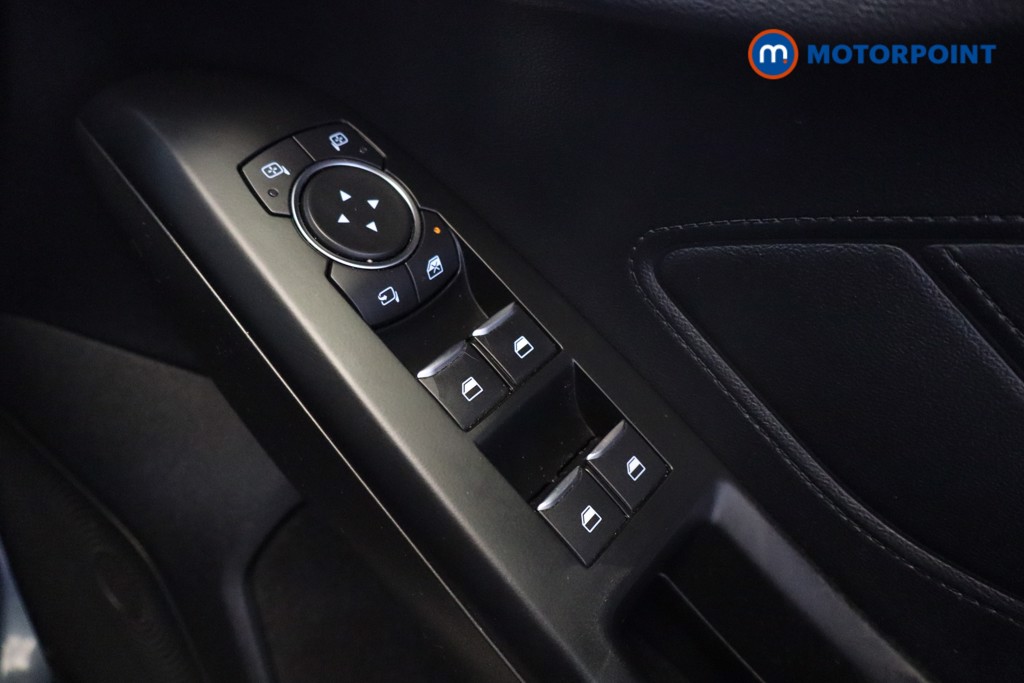 Ford Focus Titanium Manual Petrol Hatchback - Stock Number (1539645) - 6th supplementary image