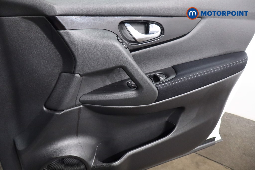Nissan Qashqai Acenta Premium Automatic Petrol SUV - Stock Number (1541138) - 21st supplementary image