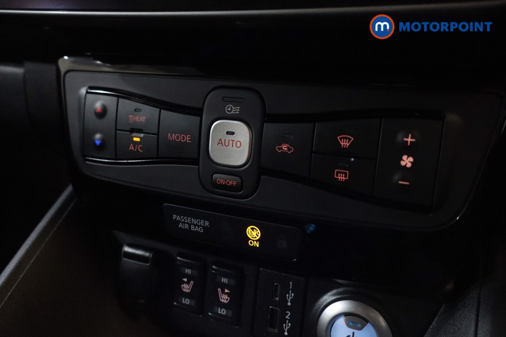 Nissan Leaf N-Connecta Automatic Electric Hatchback - Stock Number (1548763) - 8th supplementary image