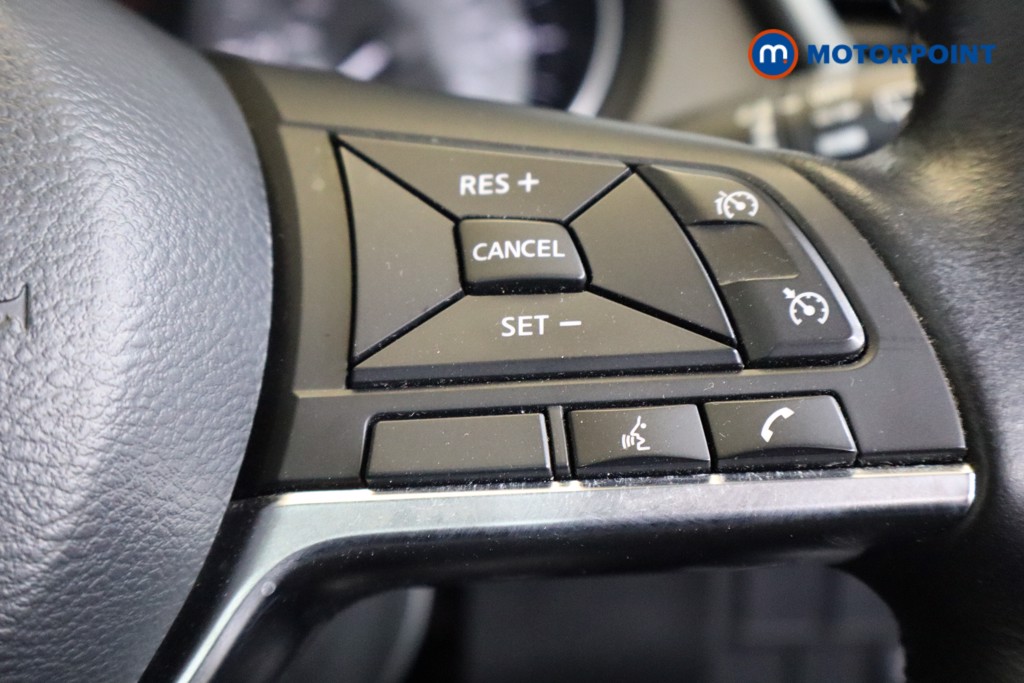 Nissan Qashqai N-Motion Manual Petrol SUV - Stock Number (1527183) - 5th supplementary image