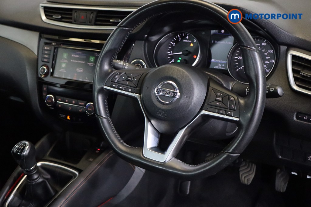 Nissan Qashqai N-Motion Manual Petrol SUV - Stock Number (1527183) - 1st supplementary image