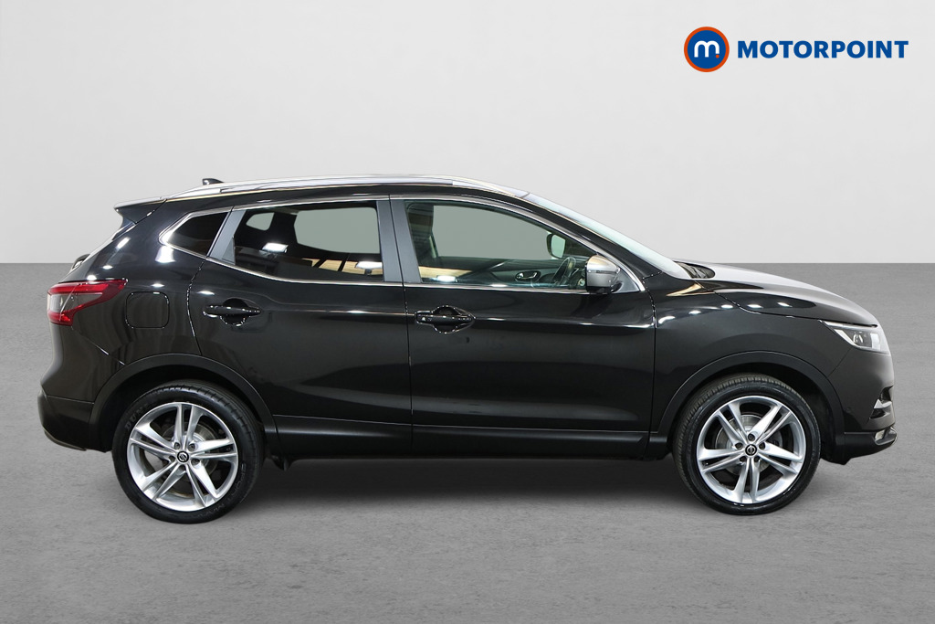 Nissan Qashqai N-Motion Manual Petrol SUV - Stock Number (1527183) - Drivers side