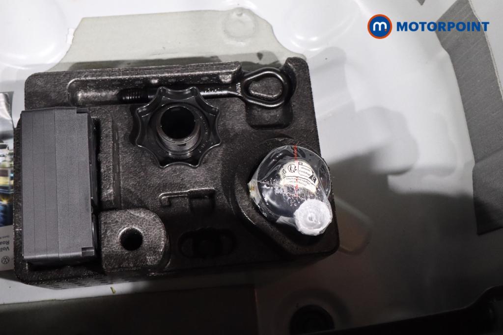 Volkswagen Polo Life Automatic Petrol Hatchback - Stock Number (1541897) - 23rd supplementary image