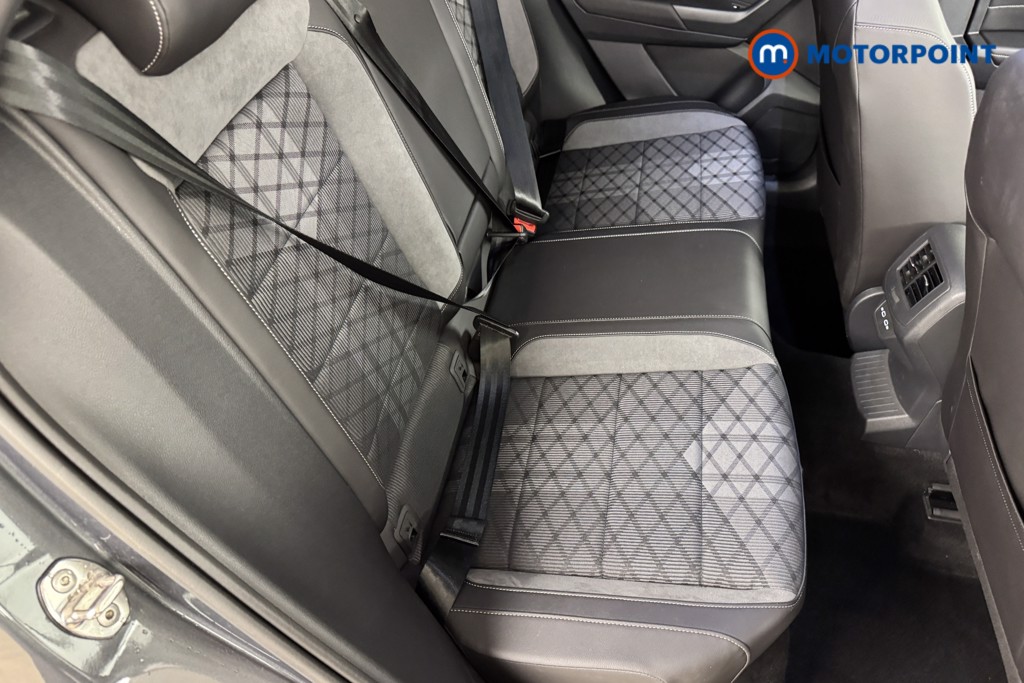 Volkswagen T-Roc R-Line Manual Petrol SUV - Stock Number (1543576) - 4th supplementary image