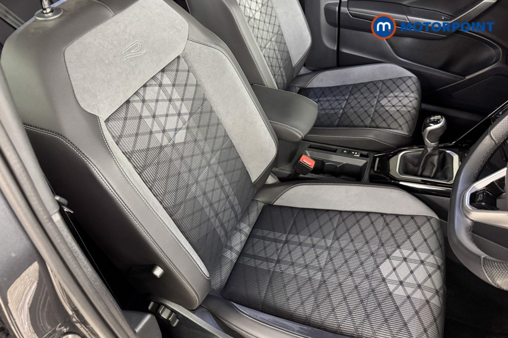 Volkswagen T-Roc R-Line Manual Petrol SUV - Stock Number (1543576) - 5th supplementary image