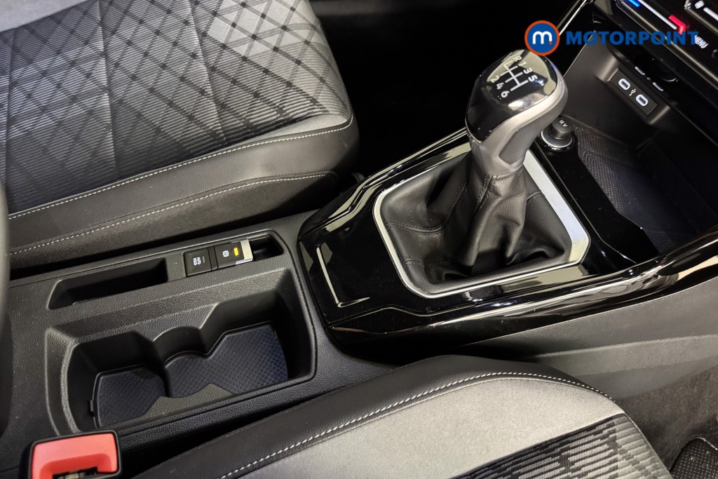 Volkswagen T-Roc R-Line Manual Petrol SUV - Stock Number (1543576) - 10th supplementary image