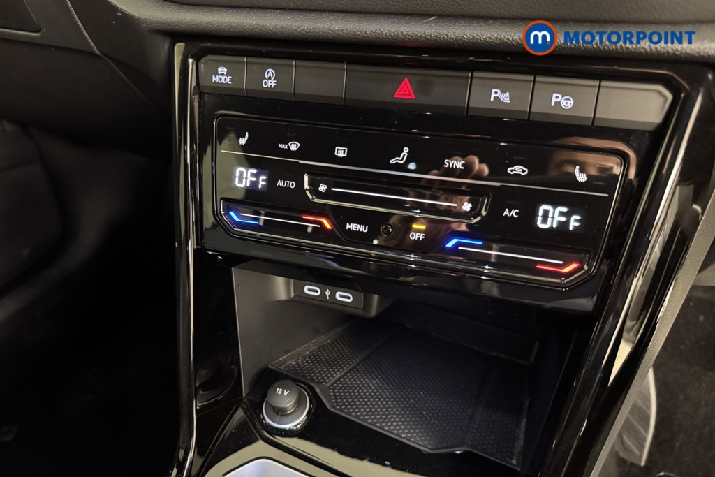 Volkswagen T-Roc R-Line Manual Petrol SUV - Stock Number (1543576) - 12th supplementary image