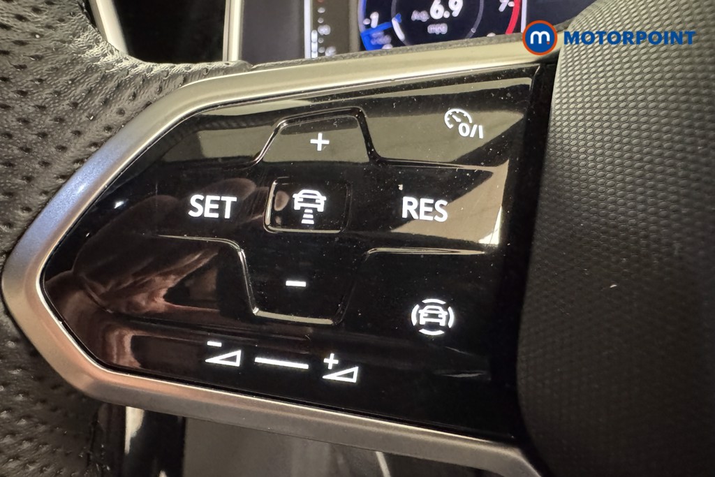 Volkswagen T-Roc R-Line Manual Petrol SUV - Stock Number (1543576) - 14th supplementary image