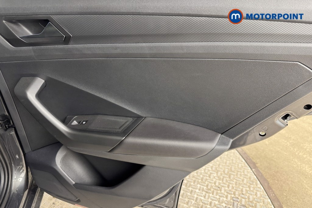 Volkswagen T-Roc R-Line Manual Petrol SUV - Stock Number (1543576) - 18th supplementary image