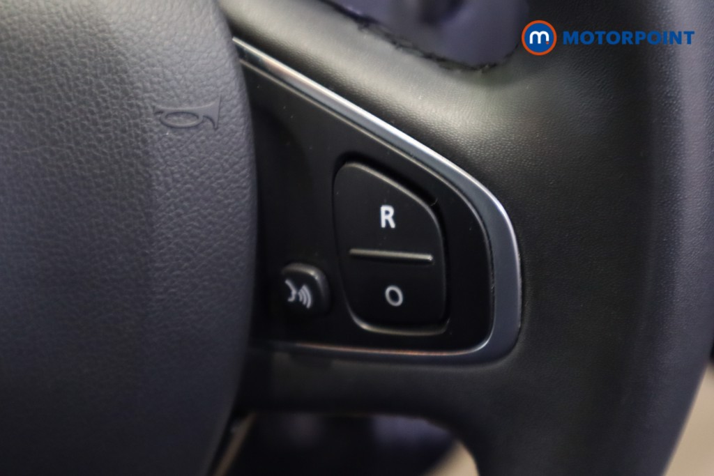 Renault Clio Iconic Manual Petrol Hatchback - Stock Number (1544401) - 9th supplementary image