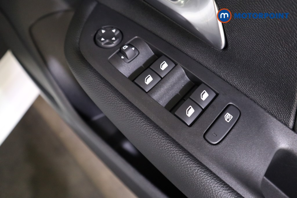 Vauxhall Mokka Griffin Manual Petrol SUV - Stock Number (1544908) - 9th supplementary image