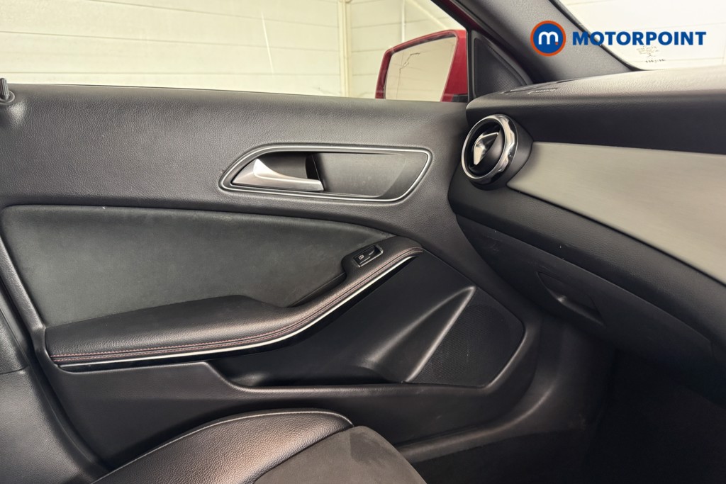 Mercedes-Benz GLA Amg Line Automatic Petrol SUV - Stock Number (1545688) - 12th supplementary image