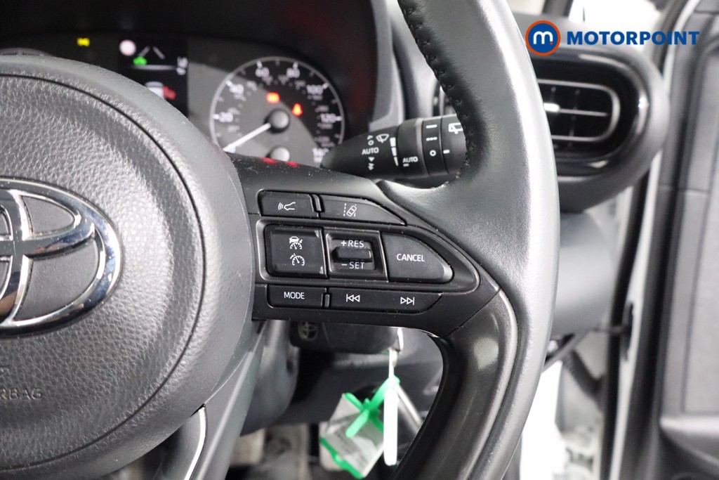 Toyota Yaris Icon Automatic Petrol-Electric Hybrid Hatchback - Stock Number (1547097) - 8th supplementary image