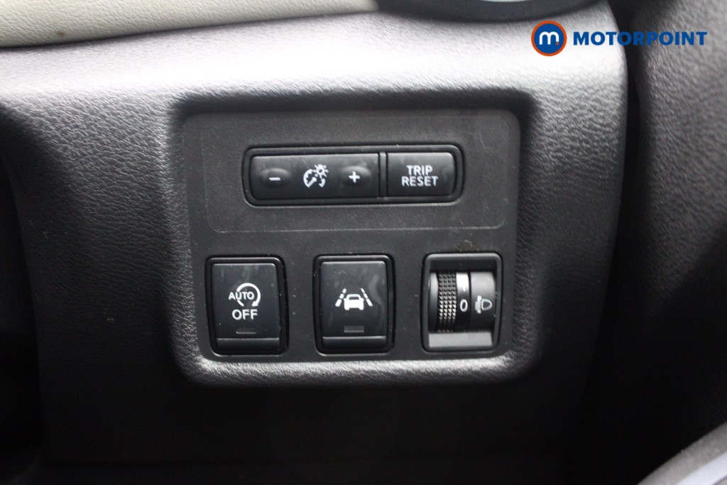 Nissan Micra Tekna Manual Petrol Hatchback - Stock Number (1547130) - 14th supplementary image